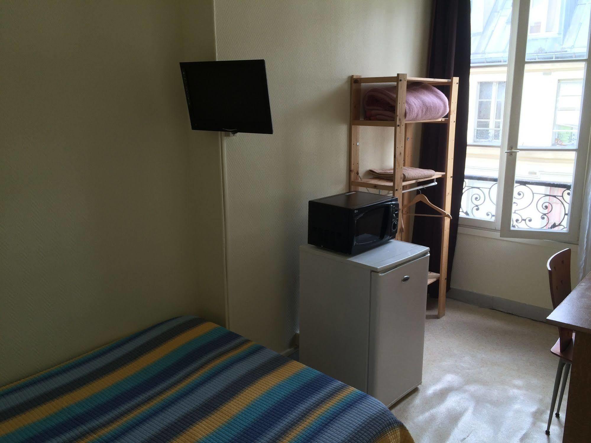 Au Royal Mad 3* Parigi