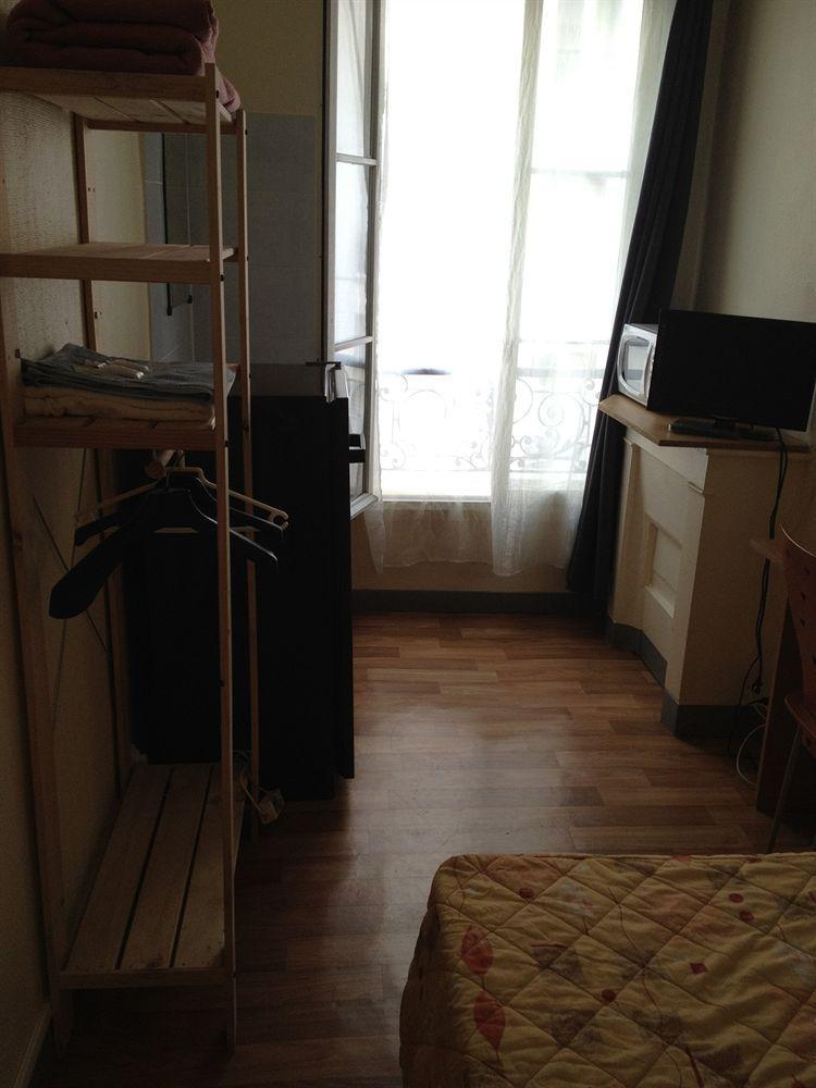 Au Royal Mad Hotel Parigi