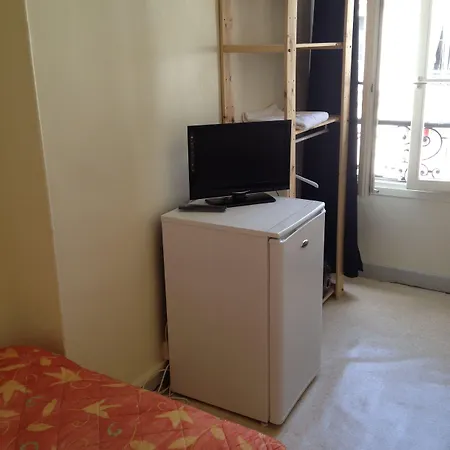 Au Royal Mad 3* Parigi