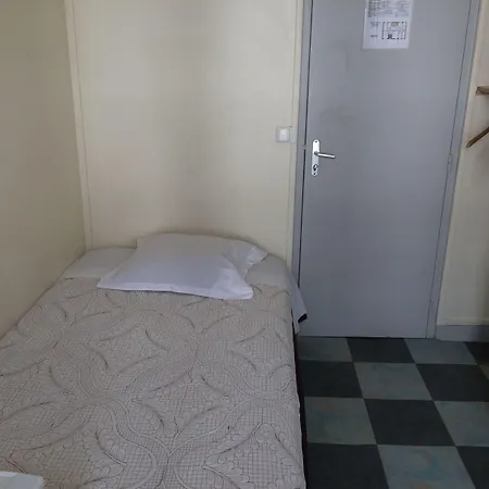 Au Royal Mad Hotel 3*